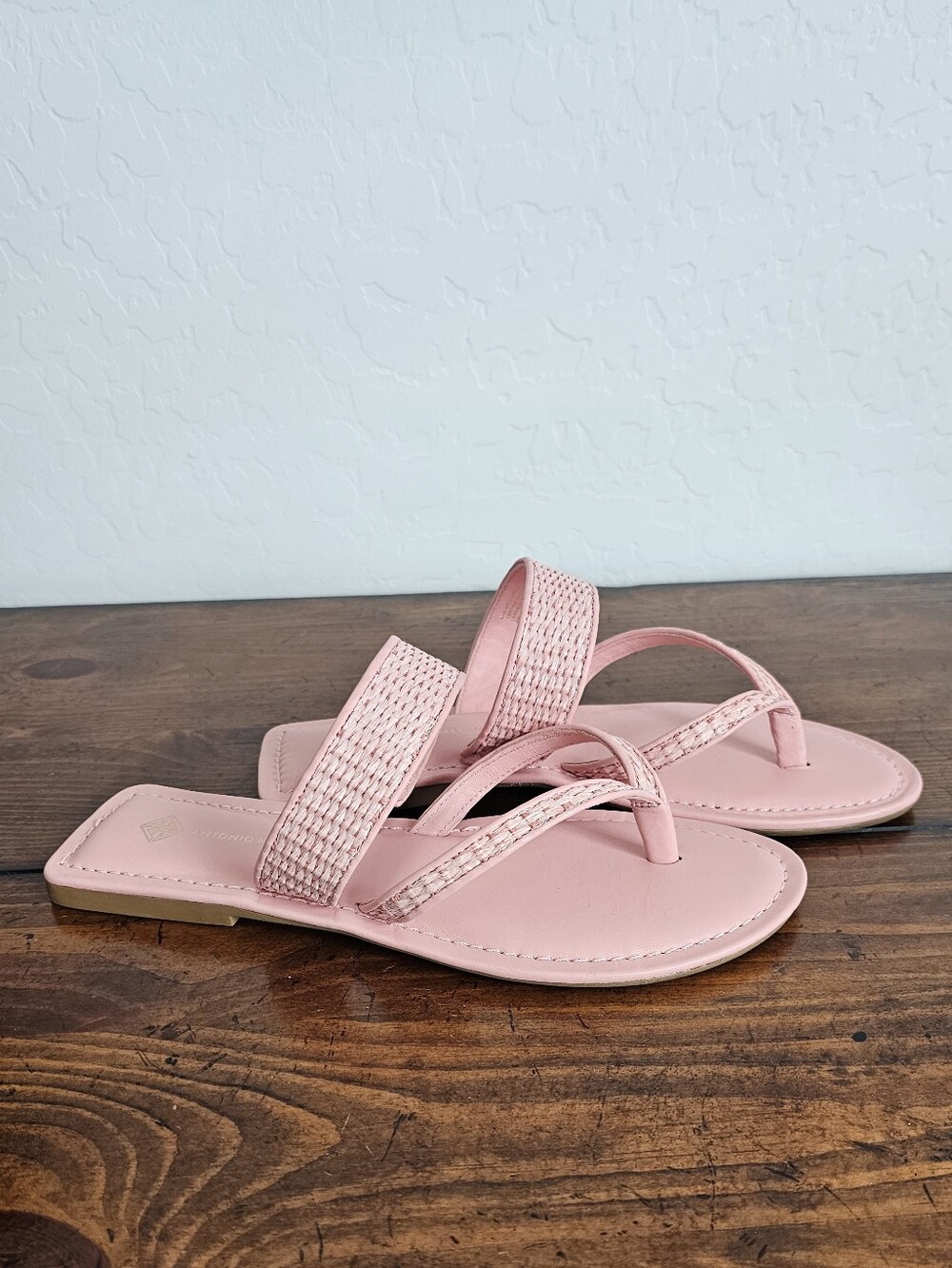 ANTONIO MELANI Pink Pastel Woven Leather Thong Sandals Shoes Women's Sz 7.5 NWOB